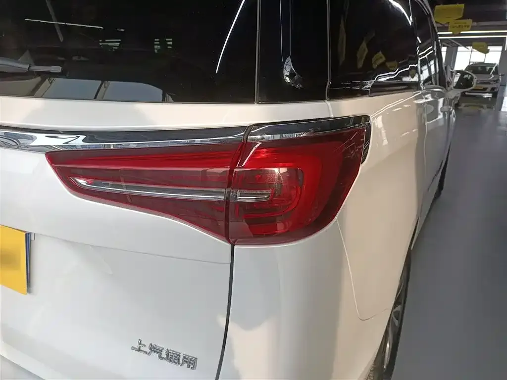 Buick GL8 2022 из CN, фото 6