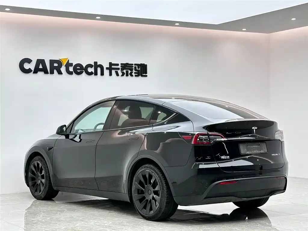 Tesla Model Y — фото 3
