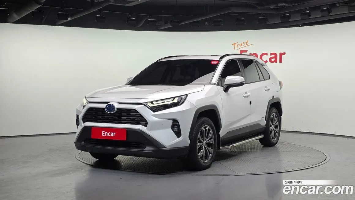 Toyota RAV4 2024 из KR, фото 1