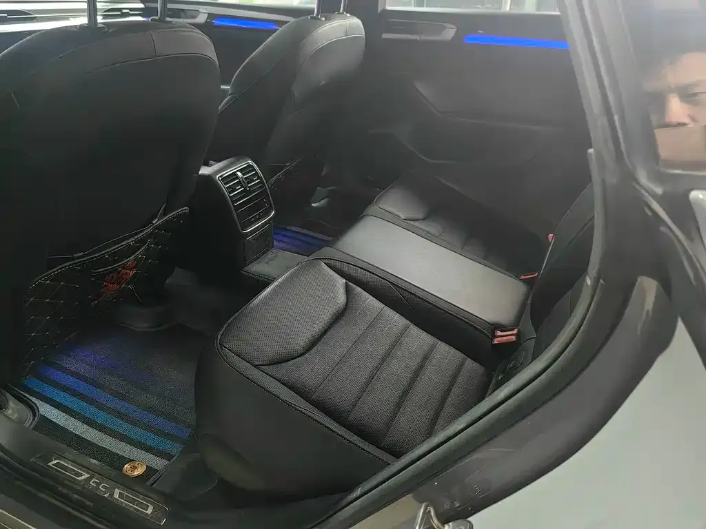 Volkswagen CC 2023 из CN, фото 10