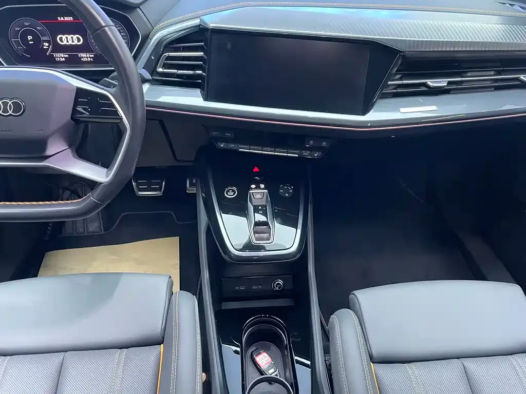 Audi Q4 e-tron — фото 10