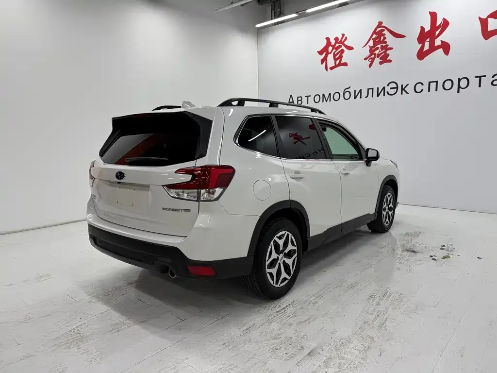 Subaru Forester 2022 из CN, фото 2