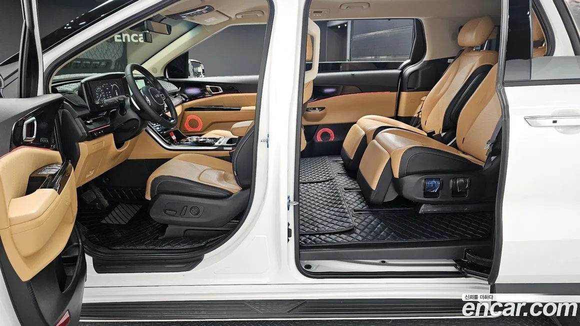 Kia Carnival — фото 10