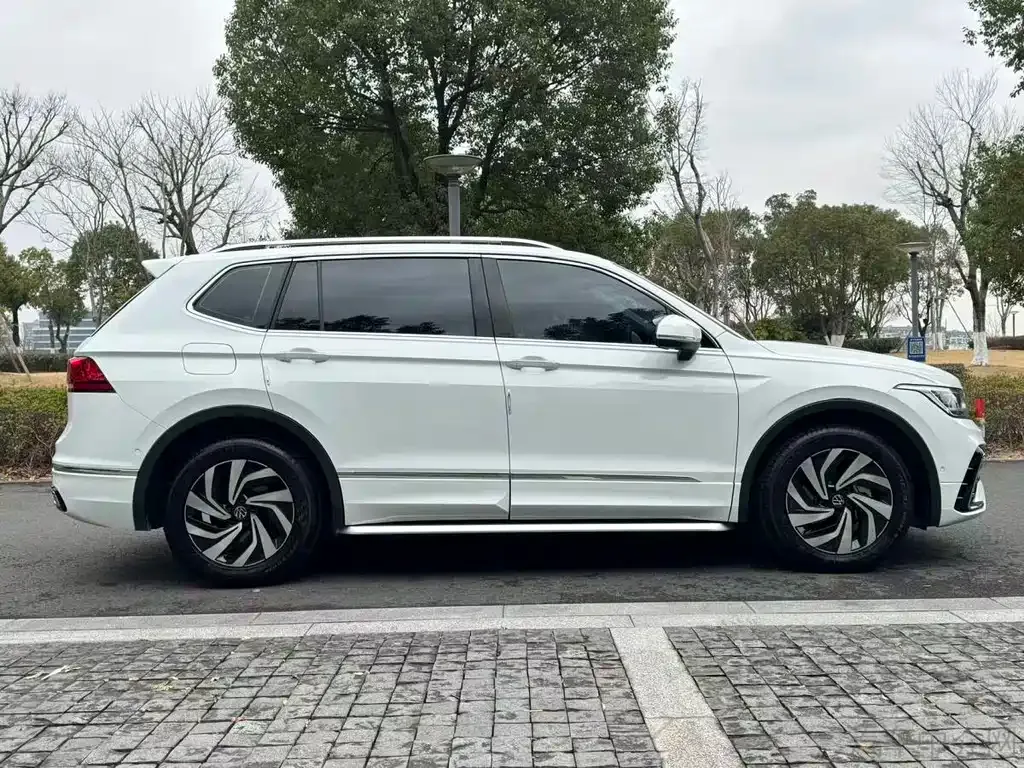 Volkswagen Tiguan L 2024 из CN, фото 10