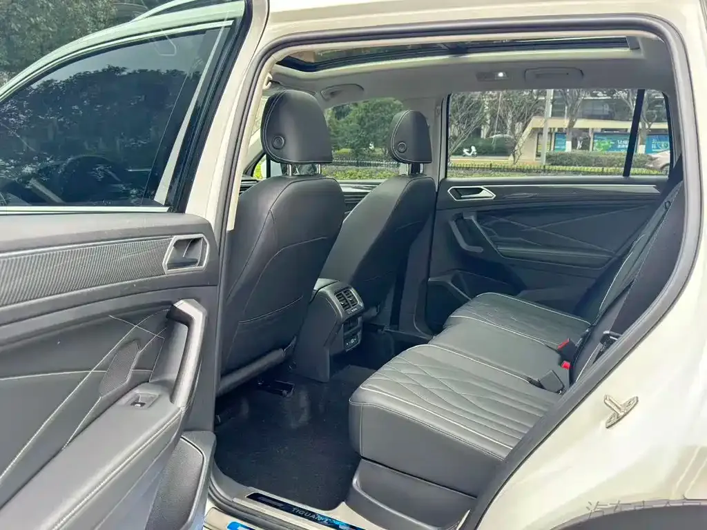 Volkswagen Tiguan L 2024 из CN, фото 7