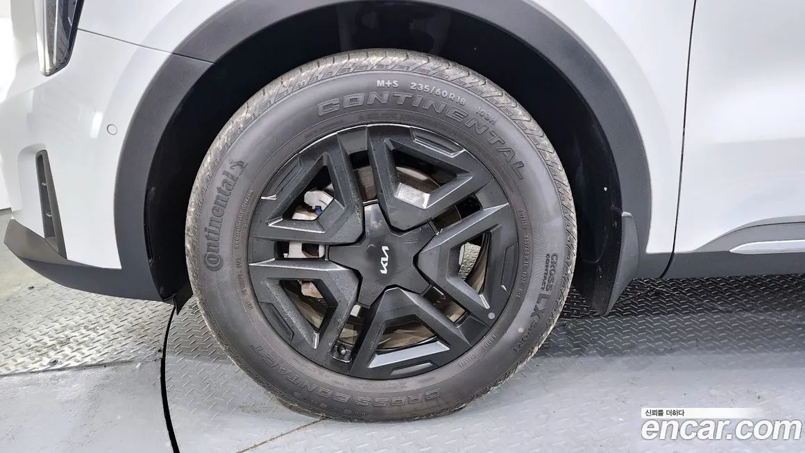 Kia Sorento — фото 8