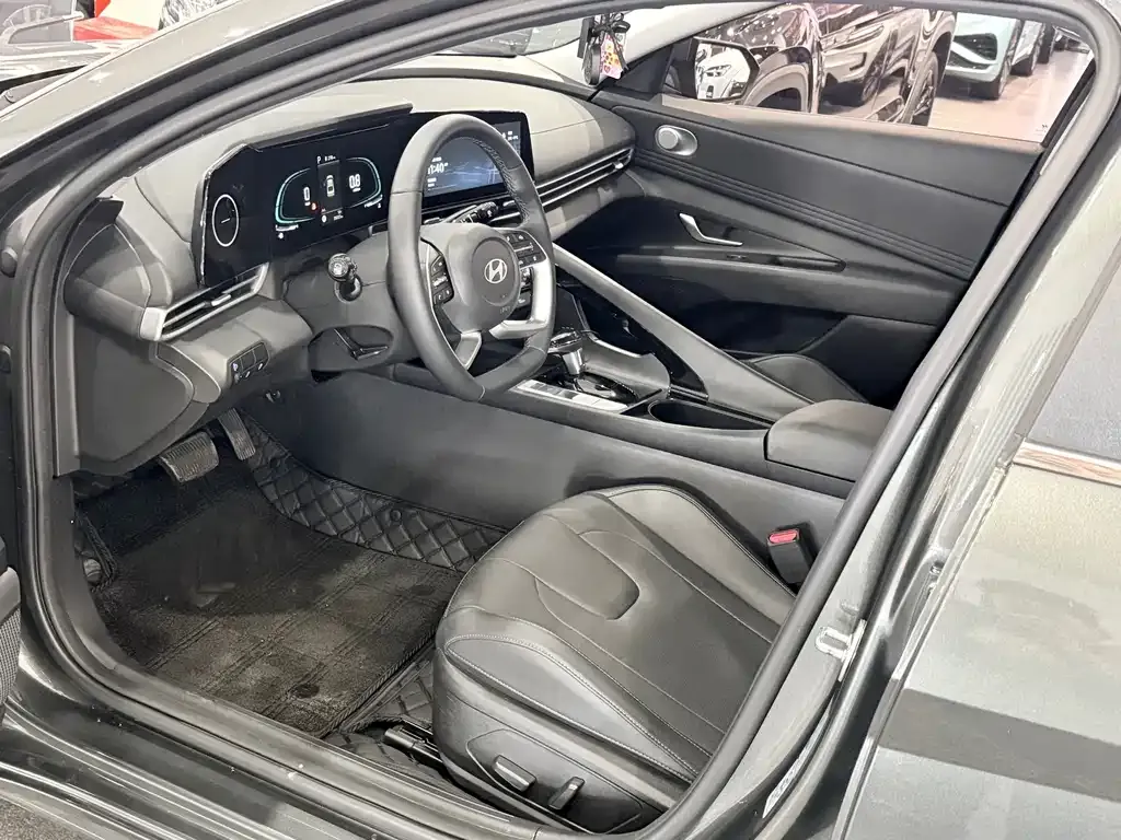 Hyundai Elantra 2024 из CN, фото 8