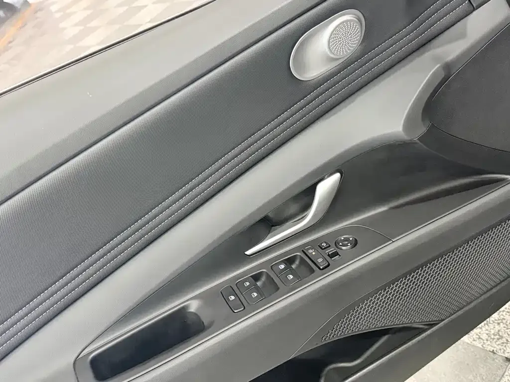 Hyundai Elantra 2024 из CN, фото 4
