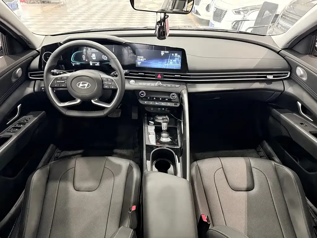 Hyundai Elantra 2024 из CN, фото 9