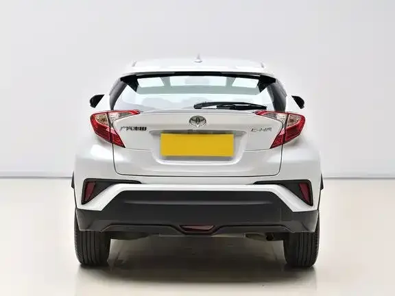 Toyota C-HR 2023 из CN, фото 2