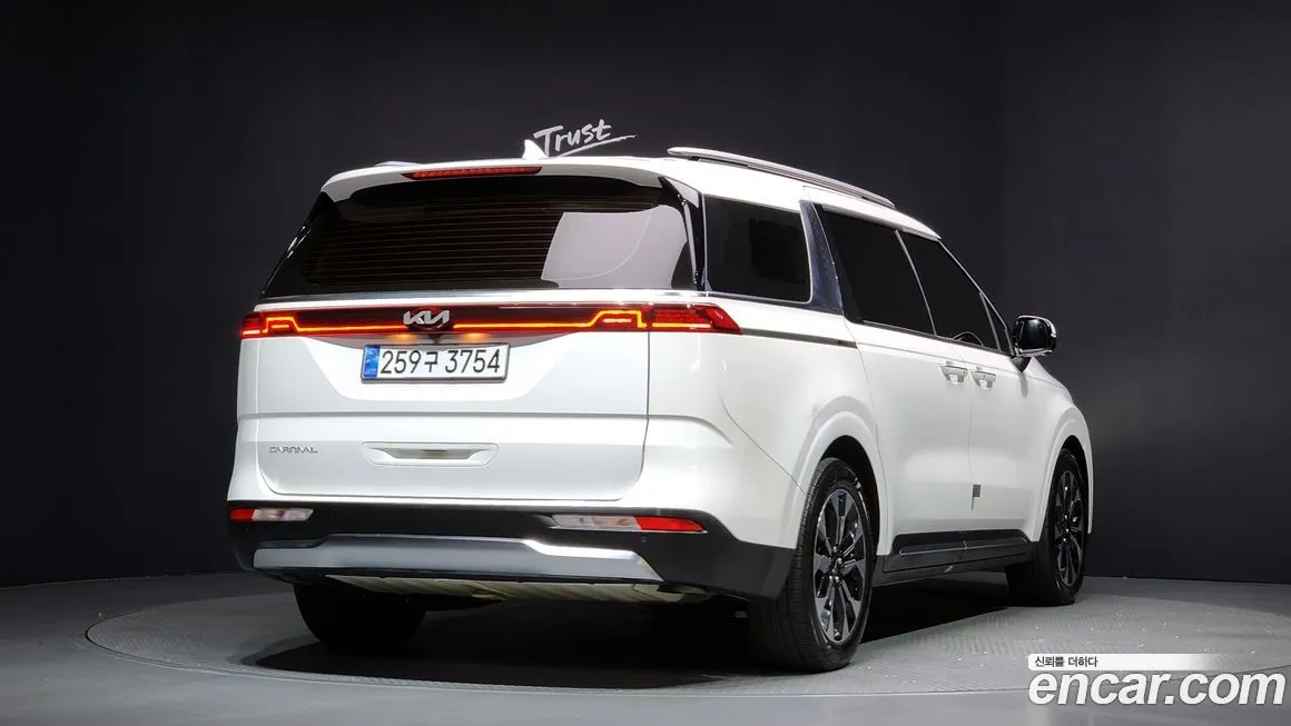 Kia Carnival — фото 4