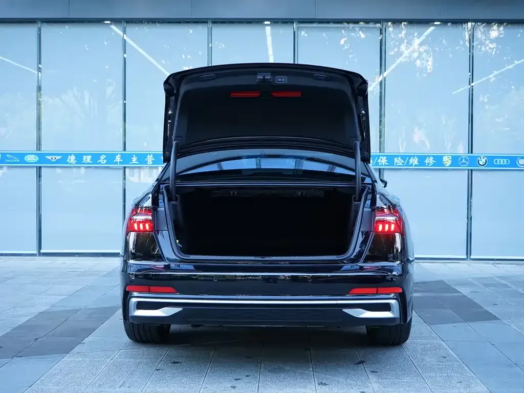 Audi A6L 2025 из CN, фото 5