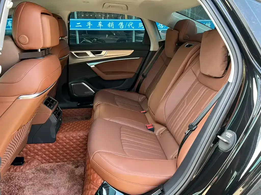 Audi A6L 2025 из CN, фото 10