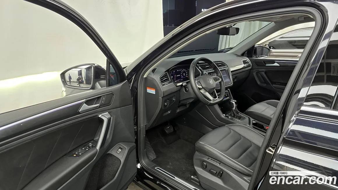 Volkswagen Tiguan — фото 10