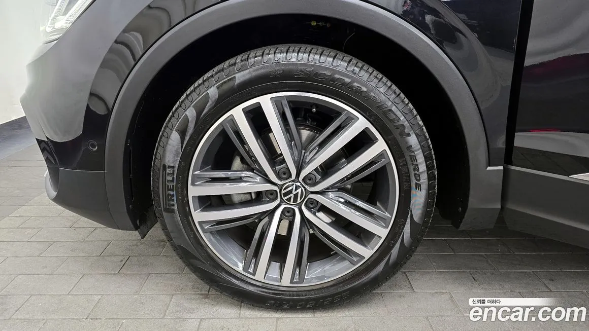 Volkswagen Tiguan — фото 5