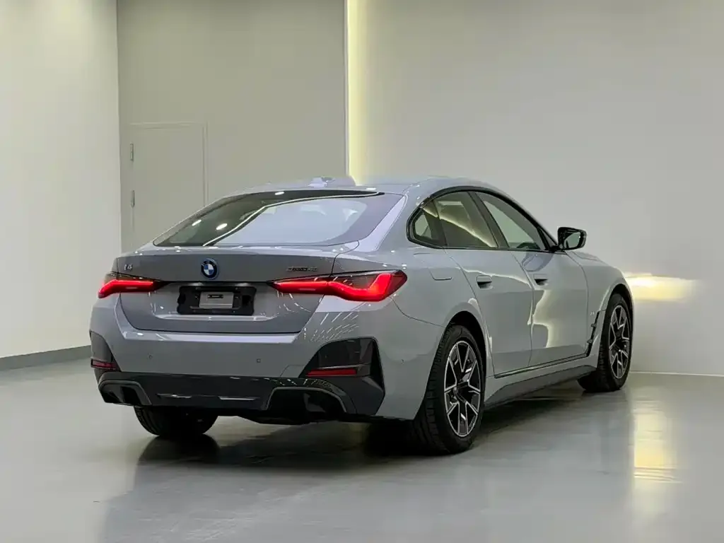 BMW i4 2026 из CN, фото 3