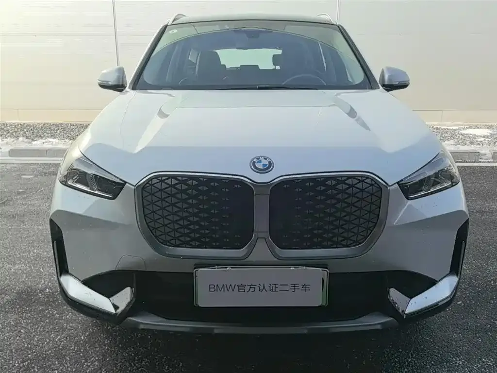 BMW iX1 2025 из CN, фото 8