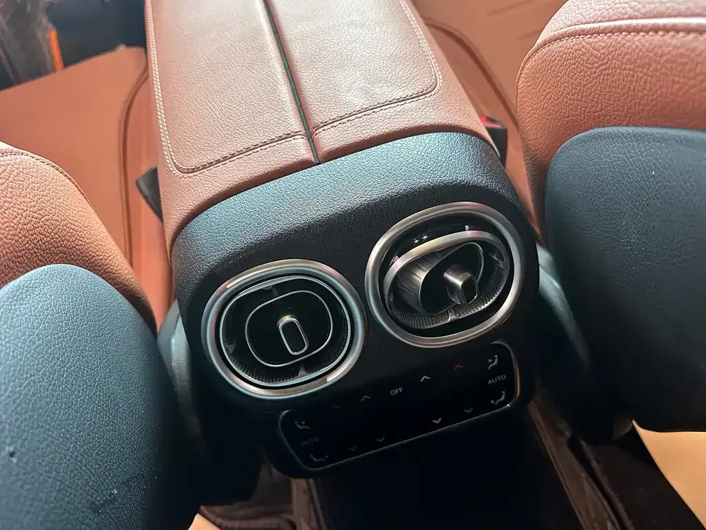 Mercedes-Benz GLC 2023 из CN, фото 9