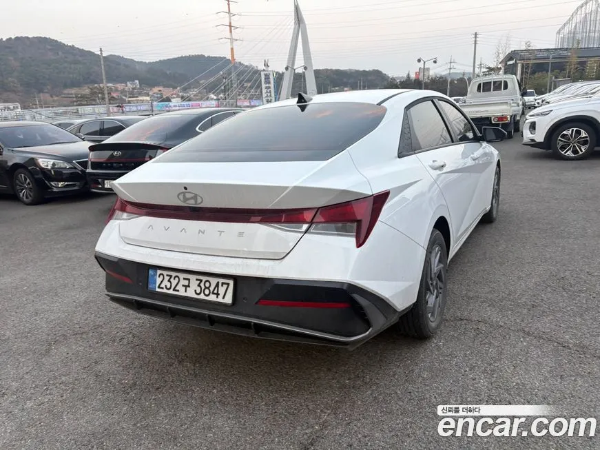 Hyundai AVANTE — фото 2