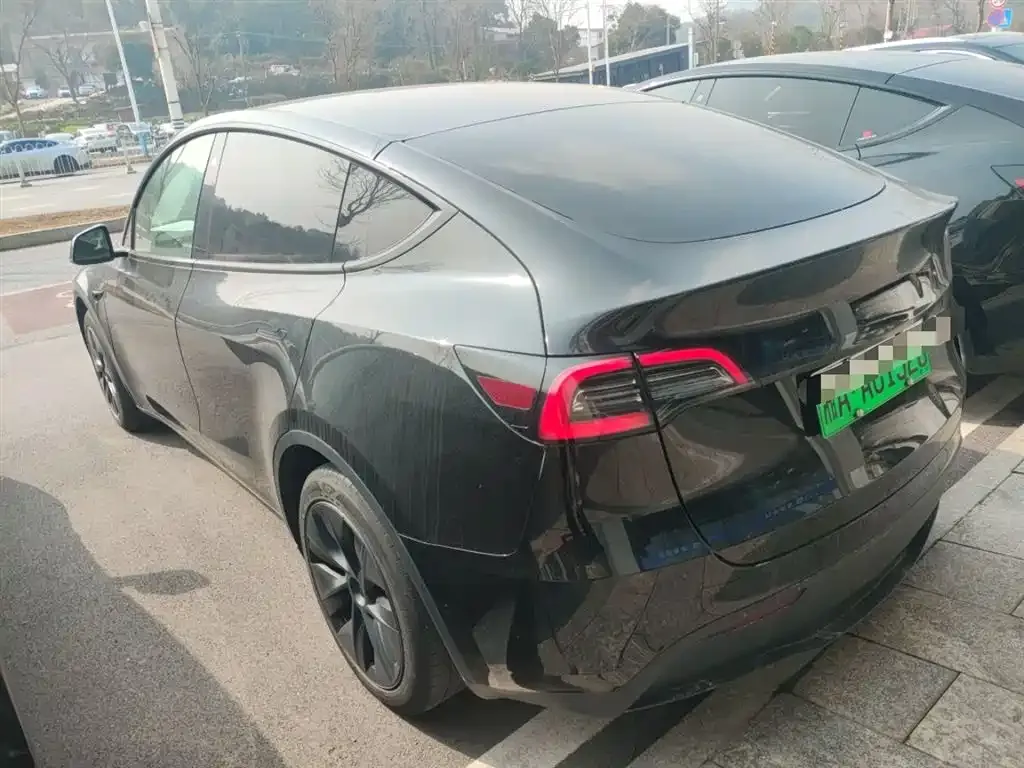 Tesla Model Y 2023 из CN, фото 9