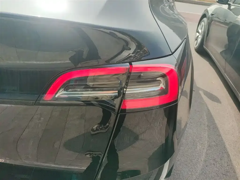 Tesla Model Y 2023 из CN, фото 3