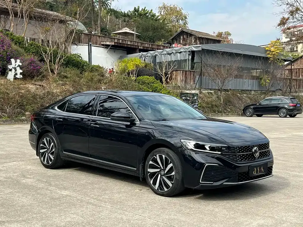 Volkswagen Passat 2023 из CN, фото 9