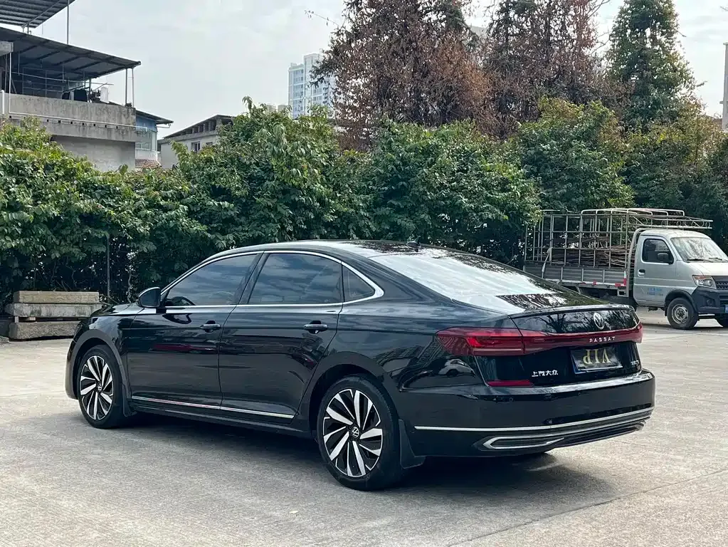 Volkswagen Passat 2023 из CN, фото 10