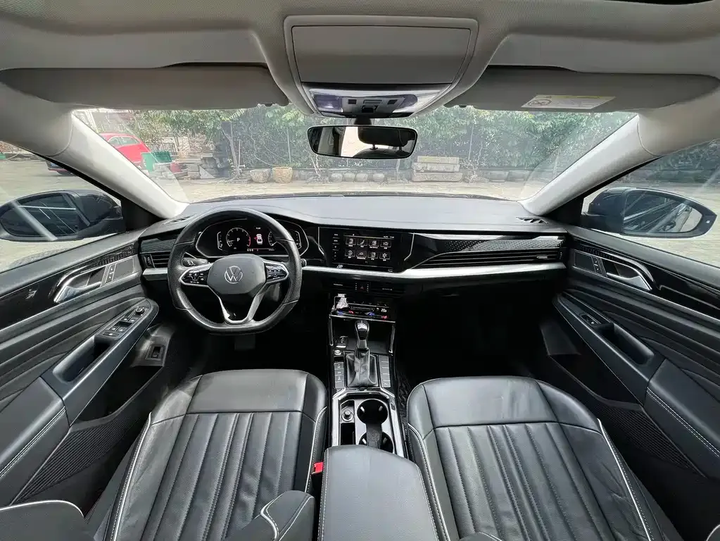 Volkswagen Passat 2023 из CN, фото 2