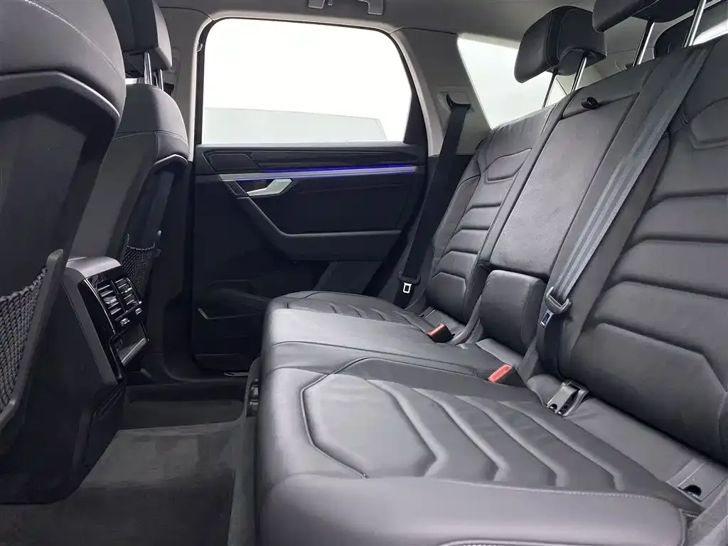 Volkswagen Touareg 2022 из CN, фото 4