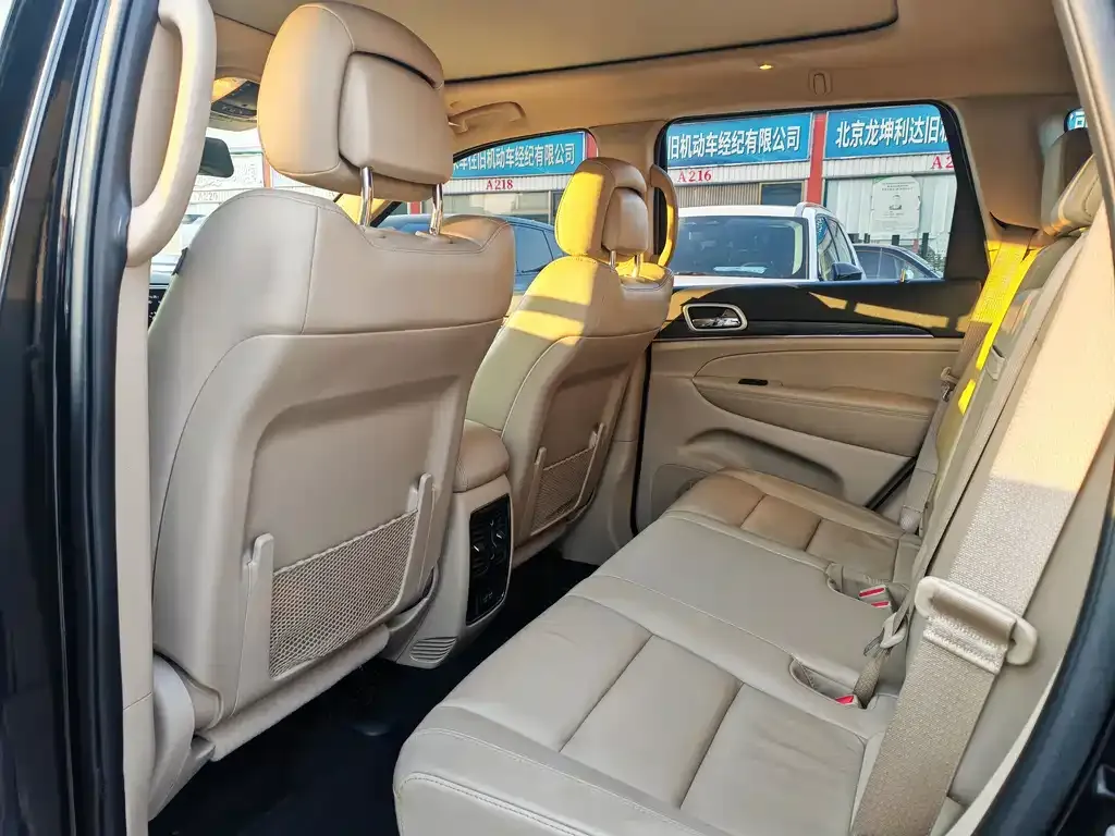 Jeep Grand Cherokee (Import) 2021 из CN, фото 2