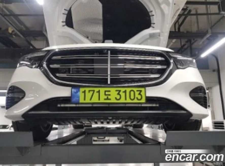 Mercedes-Benz E-Class — фото 2