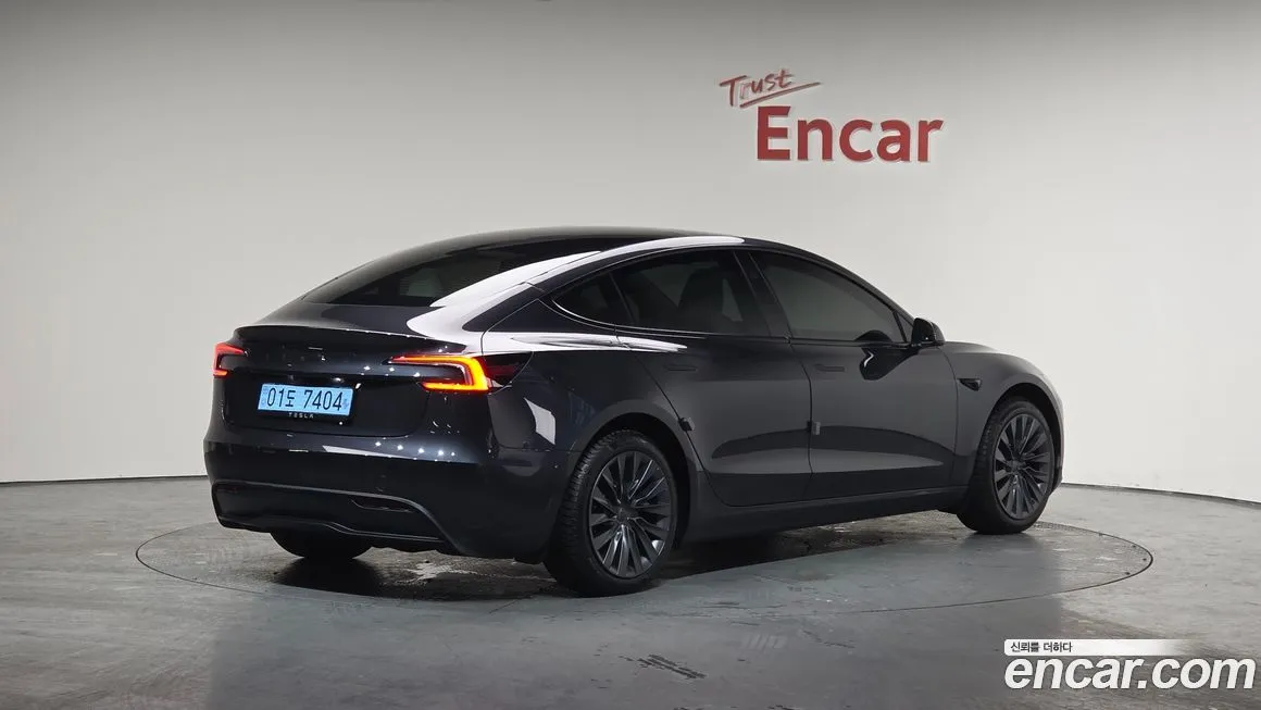 Tesla Model 3 — фото 4