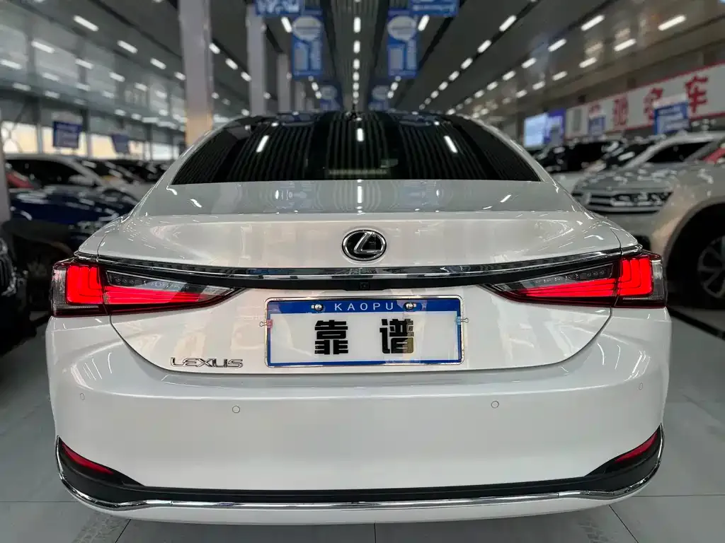 Lexus ES — фото 4