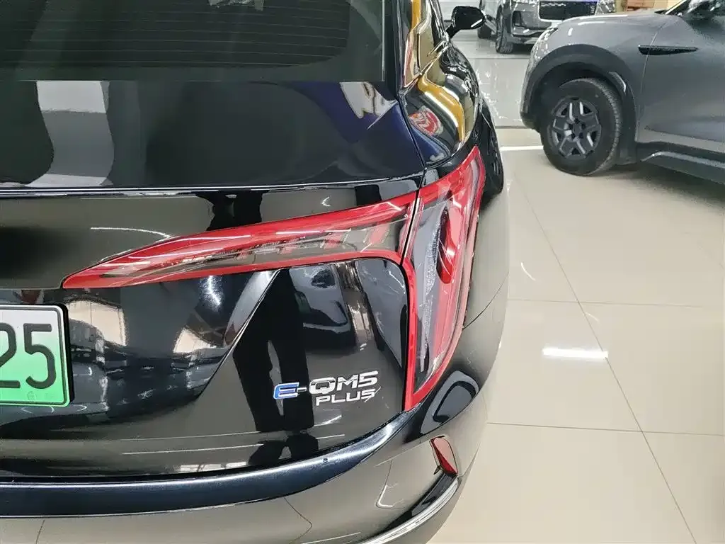Hongqi E-QM5 2025 из CN, фото 3