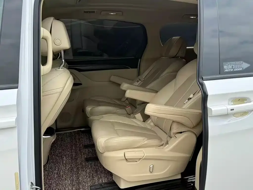 Buick GL8 2022 из CN, фото 7