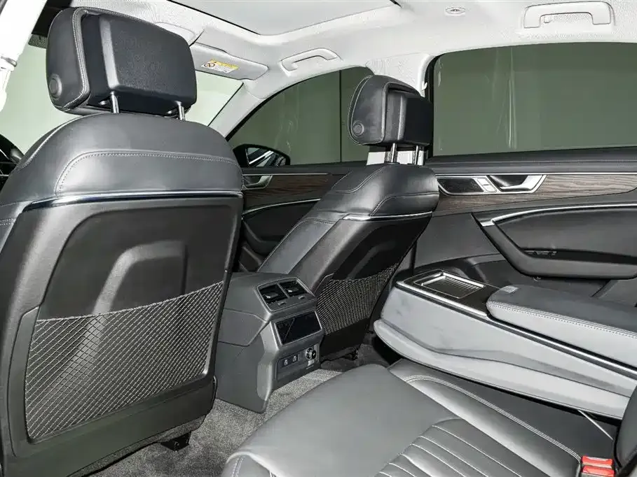 Audi A6L 2023 из CN, фото 5