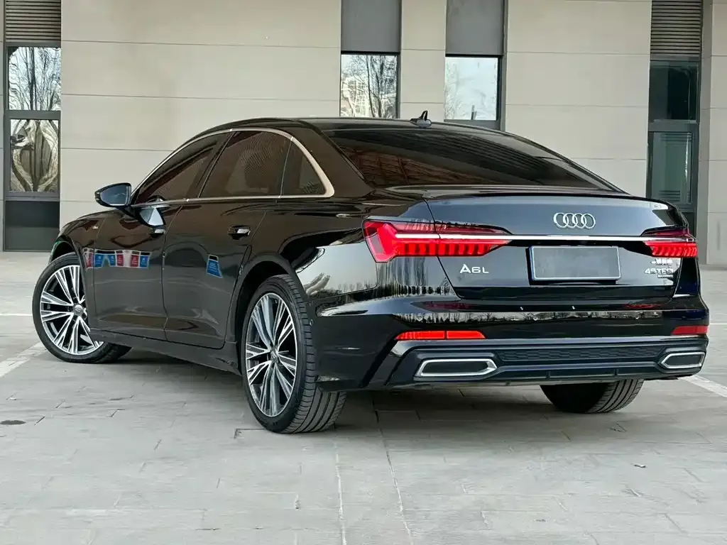 Audi A6L 2023 из CN, фото 2