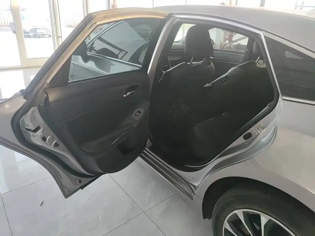 Toyota Avalon 2023 из CN, фото 7