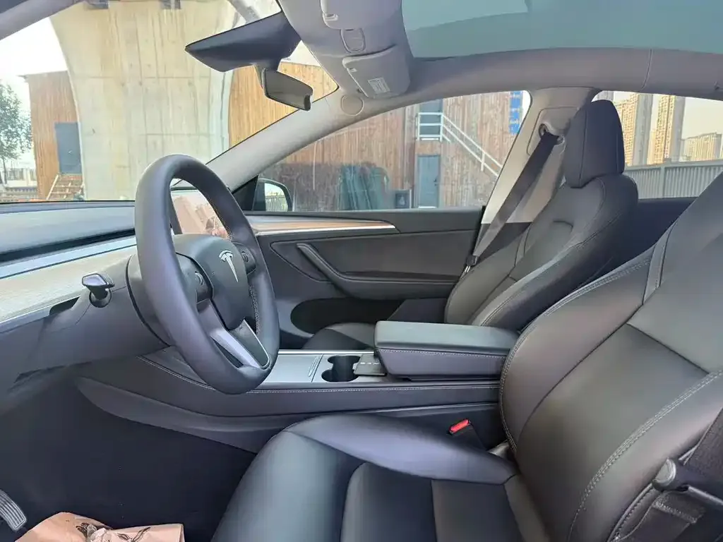 Tesla Model Y — фото 4
