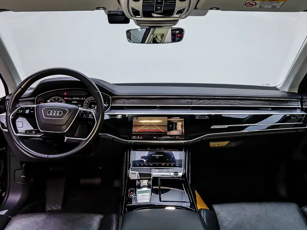 Audi A8 — фото 7