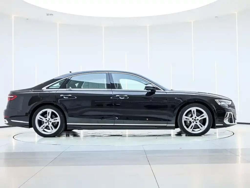 Audi A8 — фото 4