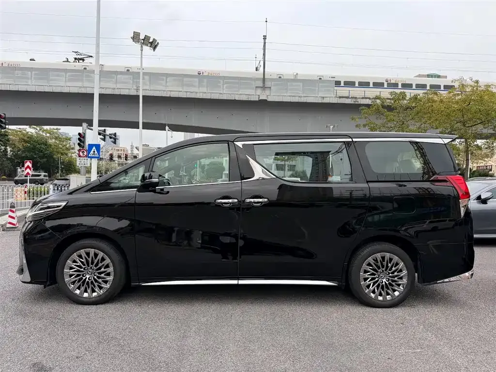 Lexus LM 2021 из CN, фото 3