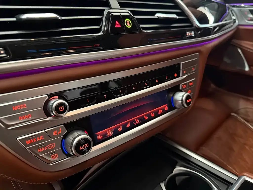 BMW 7 Series 2022 из CN, фото 4
