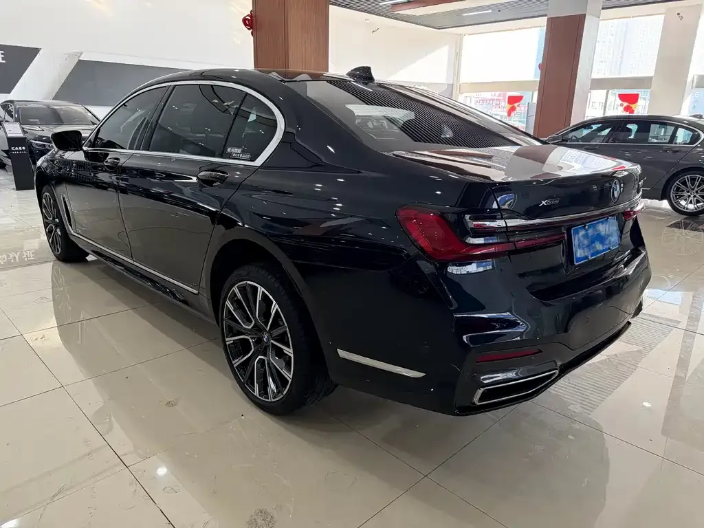 BMW 7 Series 2022 из CN, фото 9