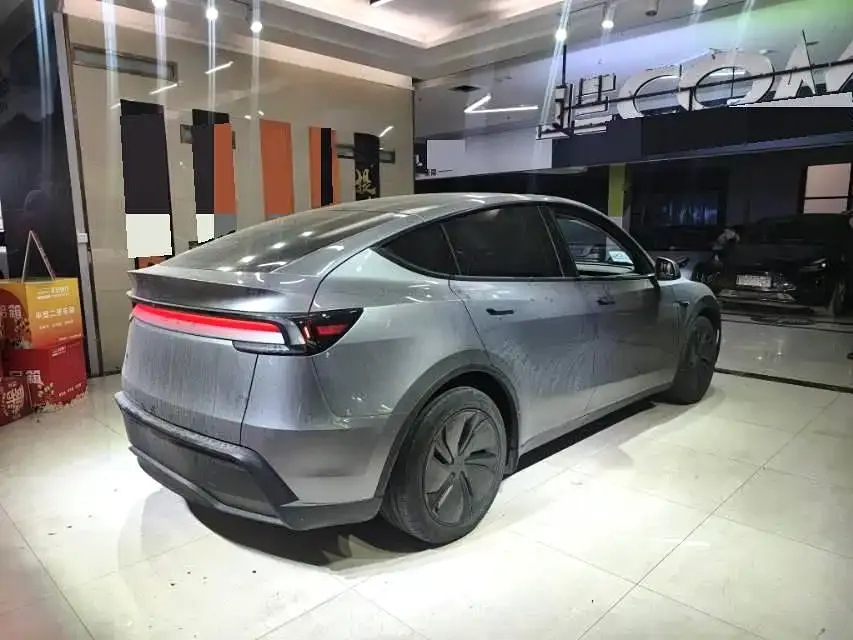 Tesla Model Y 2025 из CN, фото 5