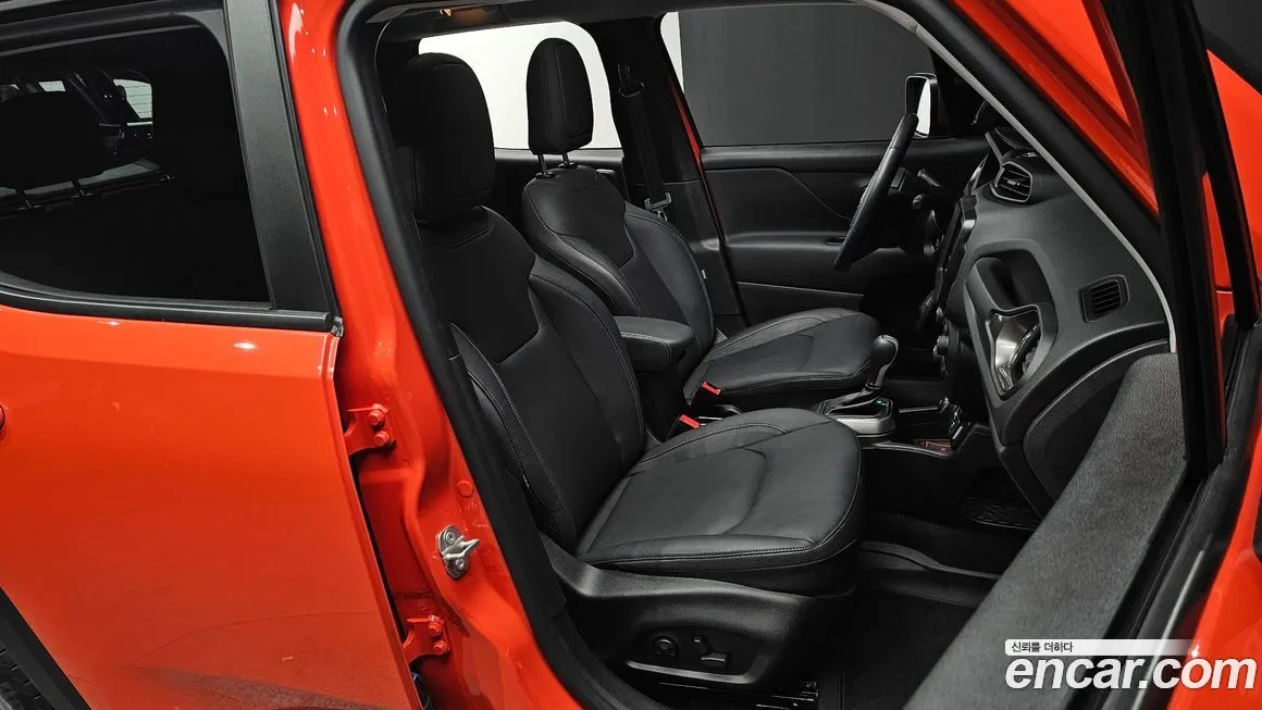 Jeep Renegade — фото 2