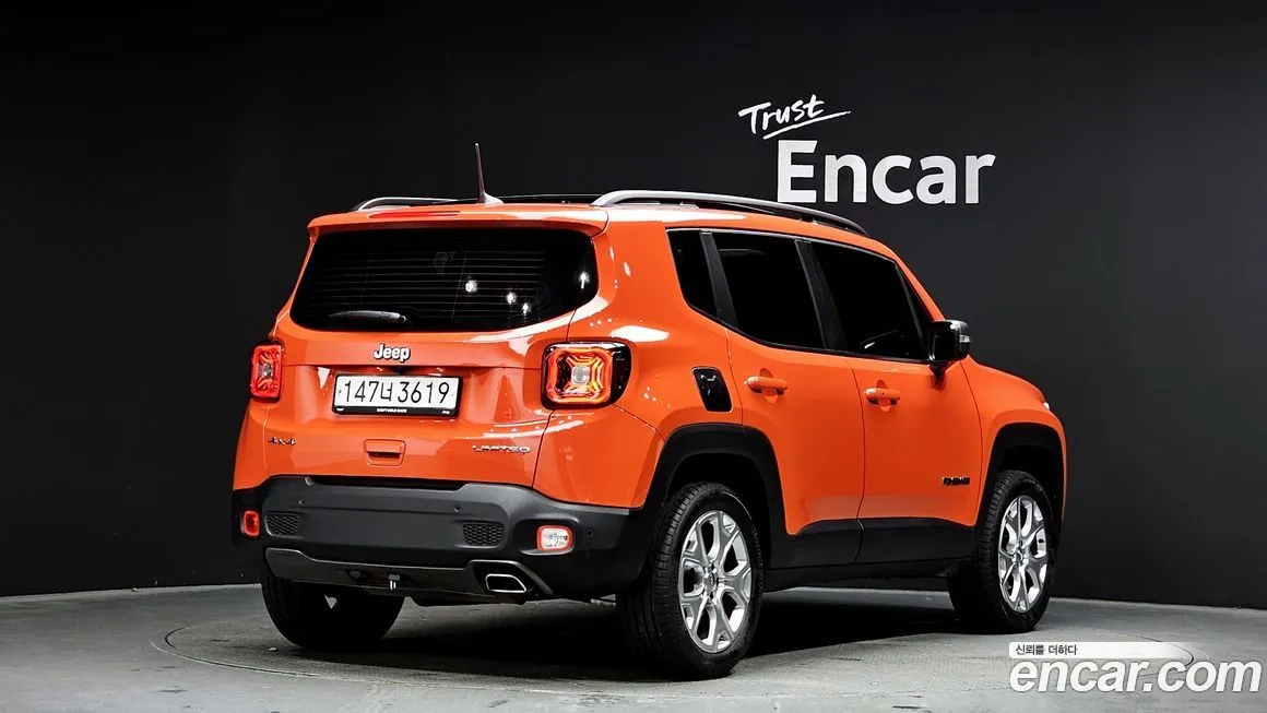Jeep Renegade — фото 4