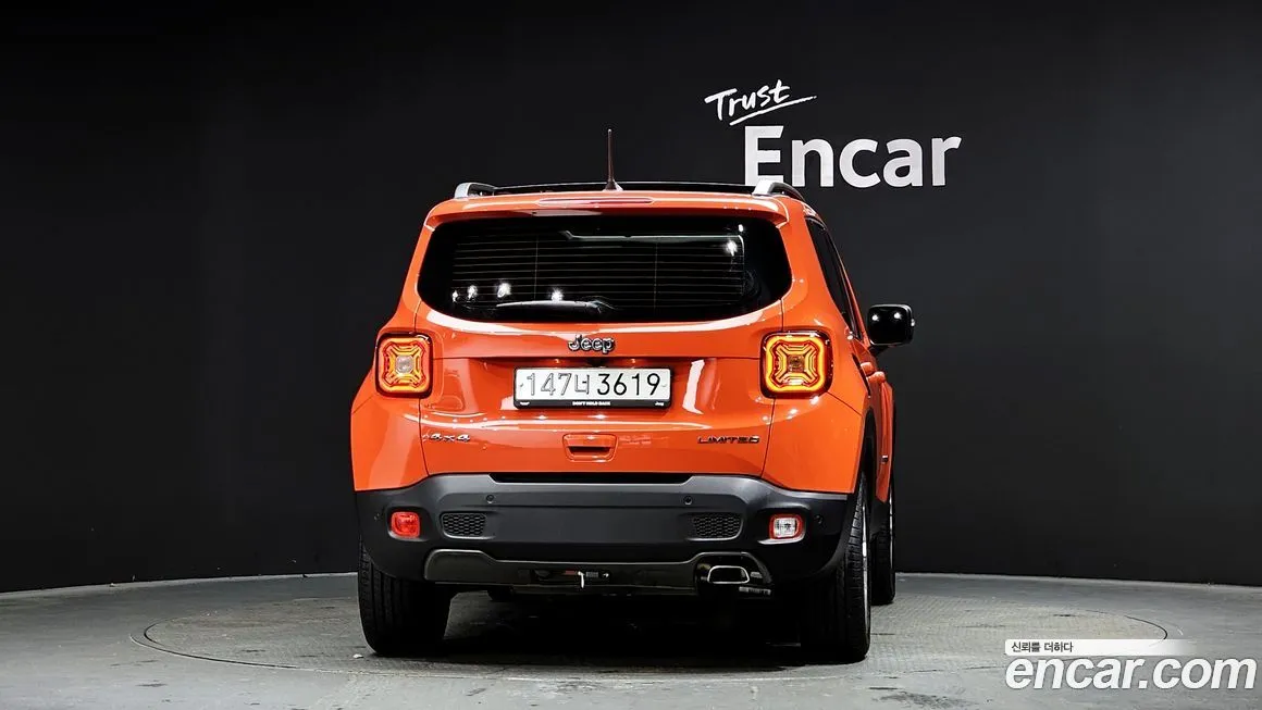 Jeep Renegade — фото 8
