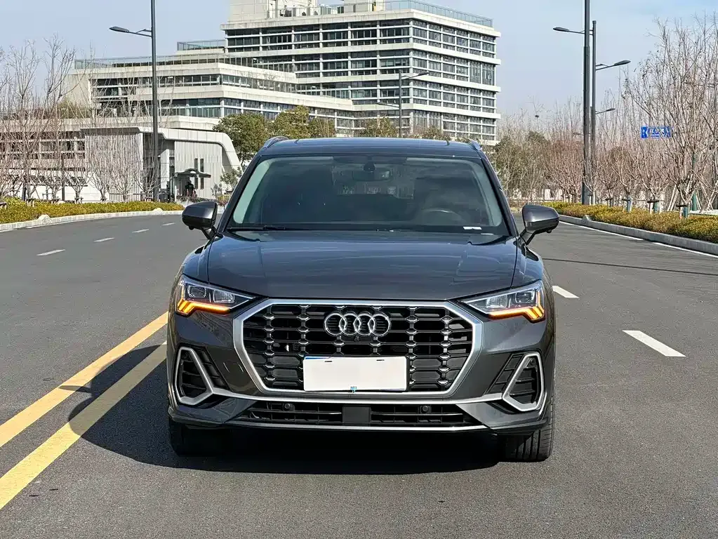 Audi Q3 — фото 8