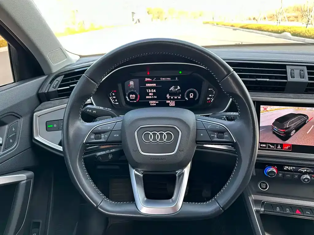 Audi Q3 — фото 5